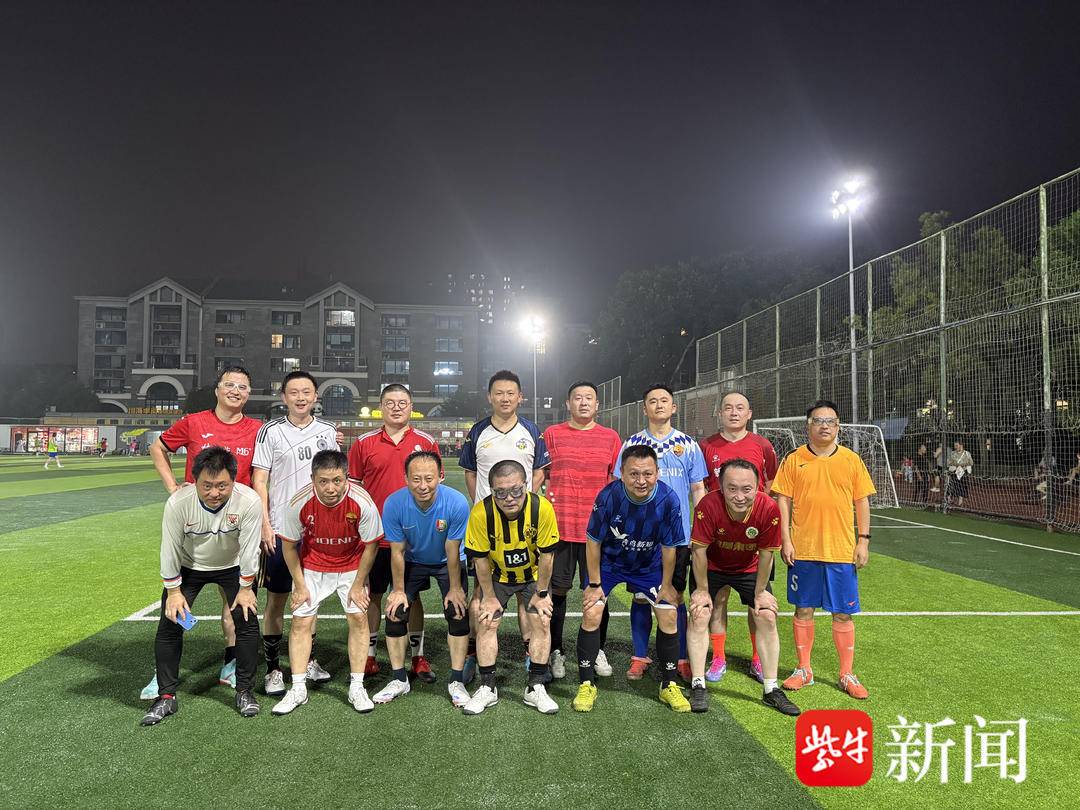 entit, 传工作的参, 民成为足球