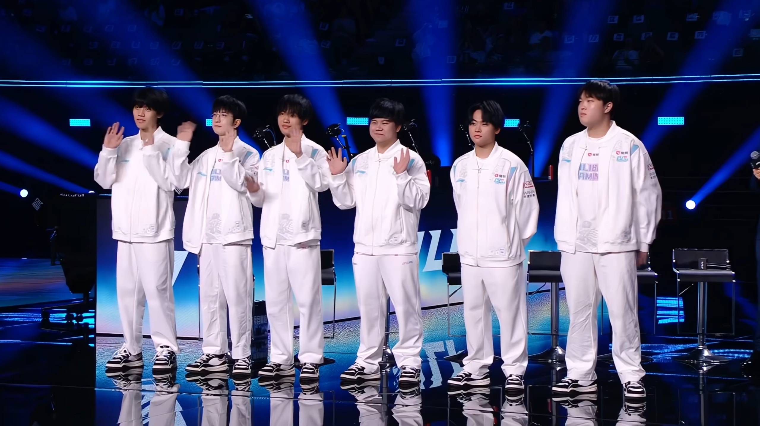 同时IG的, 在决赛的舞