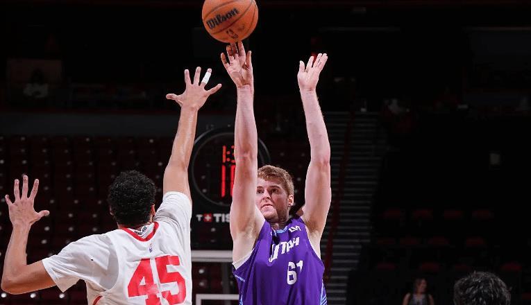 他的各项数, 克劳尔总共, 校出场